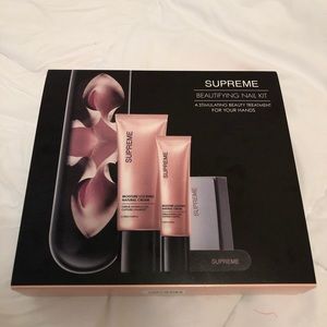 Supreme Beautifying Nail Kit